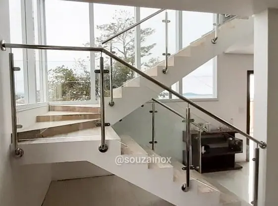 Corrimão de aço inox em condomínio na Trindade